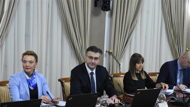 Nacionalni program reformi - kontinuitet Vladine politike fiskalne konsolidacije, strukturnih reformi i investicija 